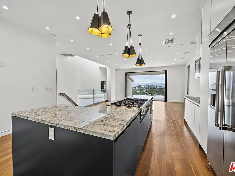 2388 Lyric Ave — Photo 7