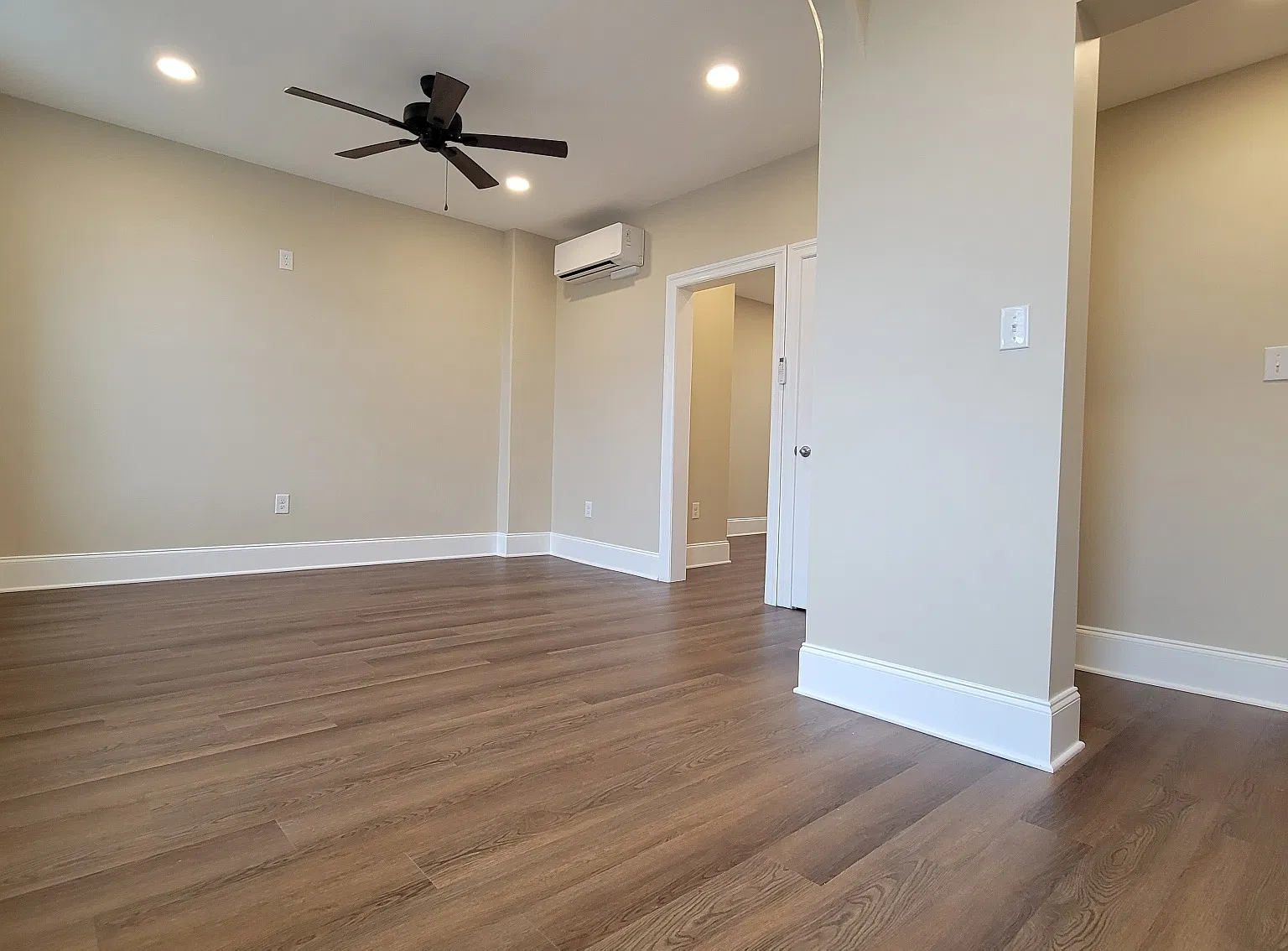2 bed, 1050 sqft, $1,995 — Photo 3