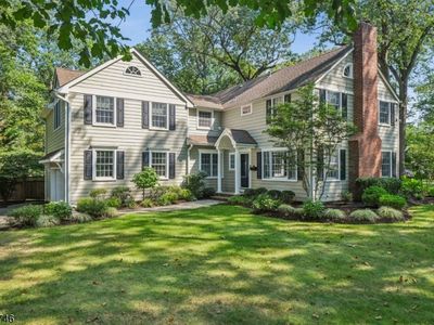61 Oakwood Dr, New Providence, NJ, 07974