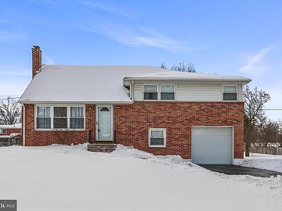 2nd image of 2430 Bradford Dr