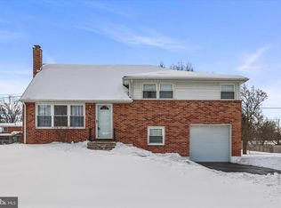 2430 Bradford Dr, York, PA 17402