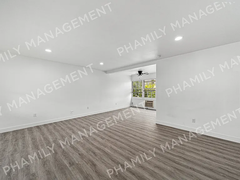 1745 Grevelia St #19 — Photo 1