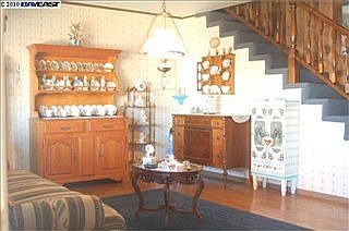 4th image of 2587 Windsor Ct