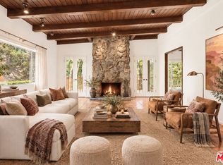2370 Nichols Canyon Rd, Los Angeles, CA 90046