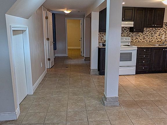 3rd image of 48 Burcher Rd #Basement