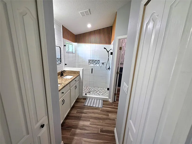 806 Lesa Glen Pl — Photo 8