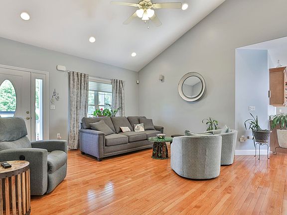 2nd image of 2 Harriet Court