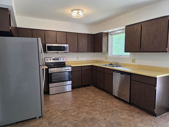 4th image of 951 Brentwood Dr #B