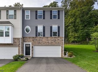 4 Woodland Way, Mount Arlington, NJ 07856