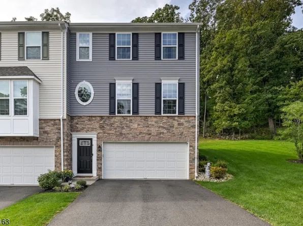 4 Woodland Way, Mount Arlington Boro, NJ 07856
