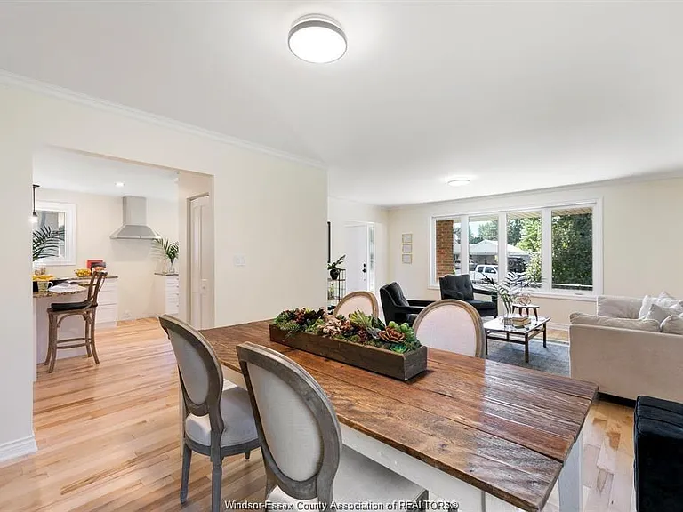 950 Kennedy Dr W — Photo 5