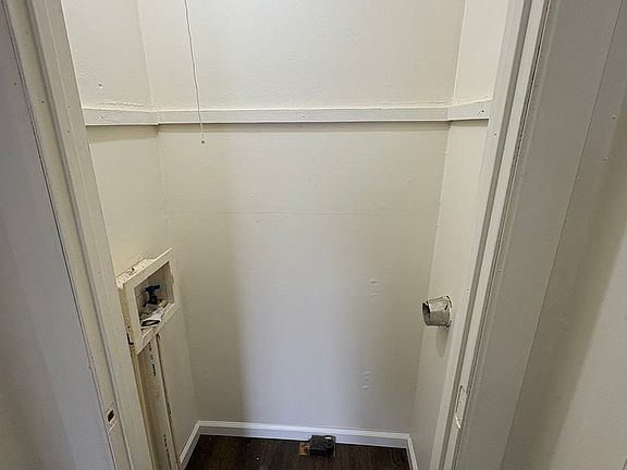 3rd image of 851 E Como Ave #B