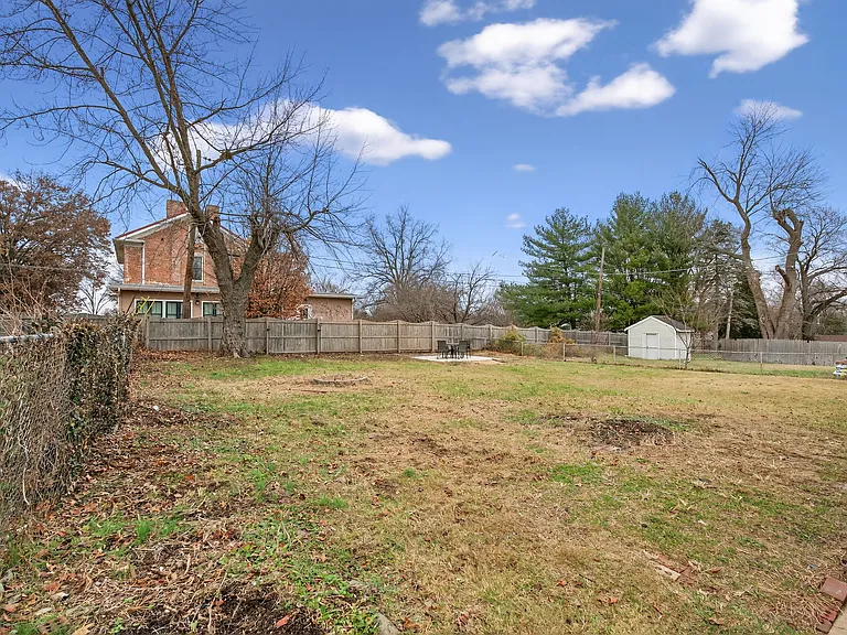 1553 Cove Ln — Photo 48