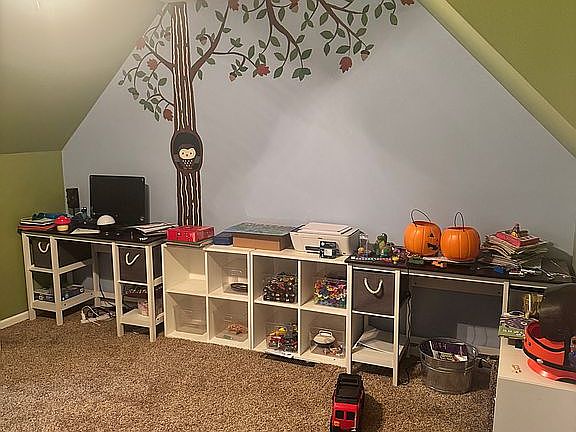 2nd image of 50 Oaklawn Estates Rd