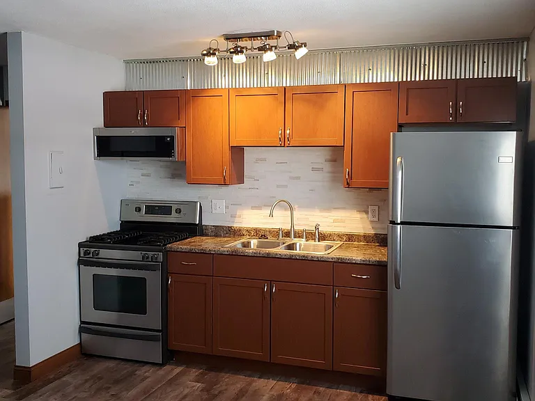 300 2nd St NE #9 — Photo 1