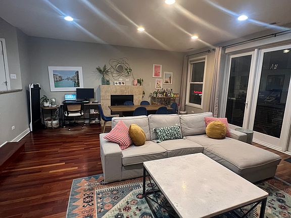 3rd image of 1234 N Milwaukee Ave #2