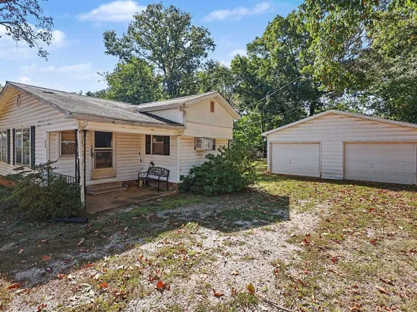 660 Neighborhood Rd, Wellford, SC 29385