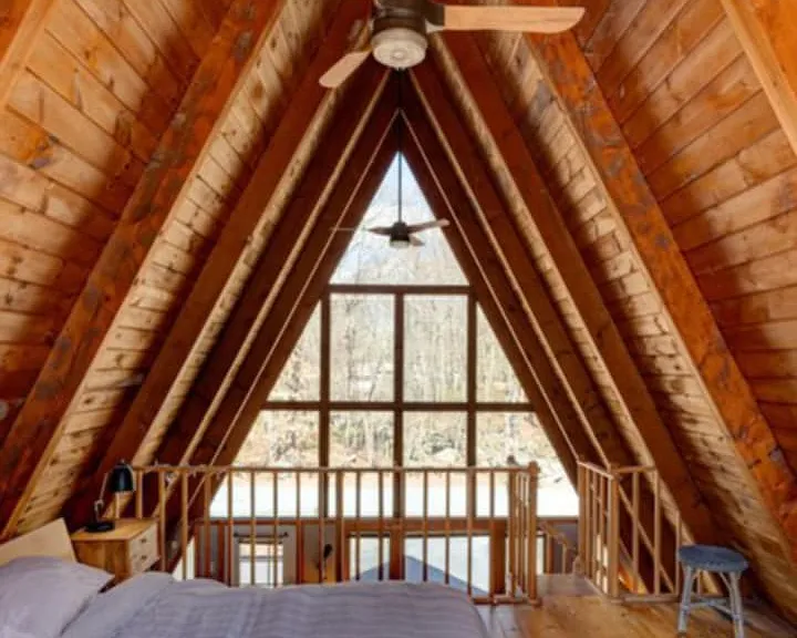 LOFT WITH KING MEMORY FOAM BED