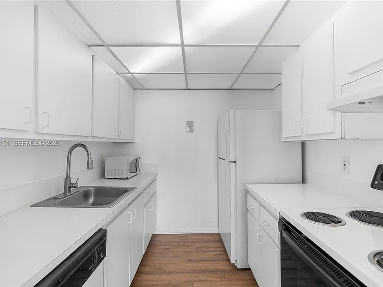 2350 NE 135th St #1202 — Photo 11