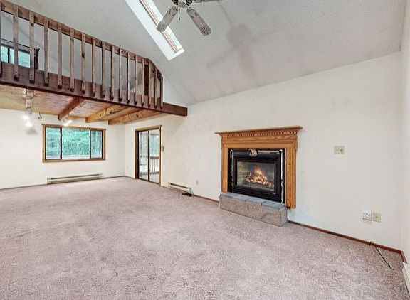 5th image of 131 Pioneer Dr
