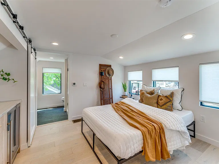 1901 Hamilton Ave — Photo 13