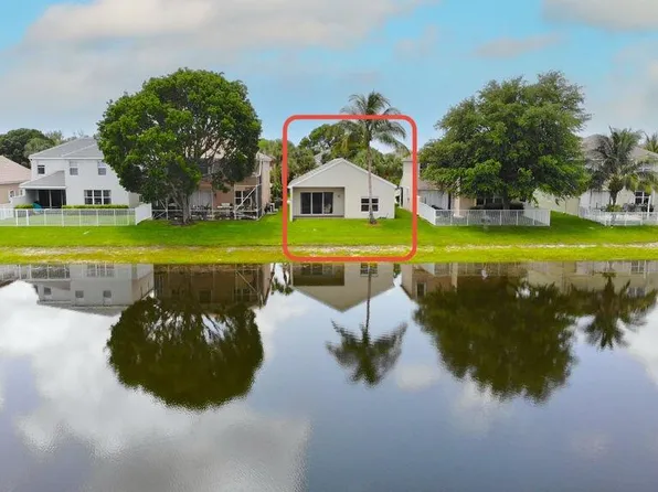 137 Canterbury Pl, Royal Palm Beach, FL 33414