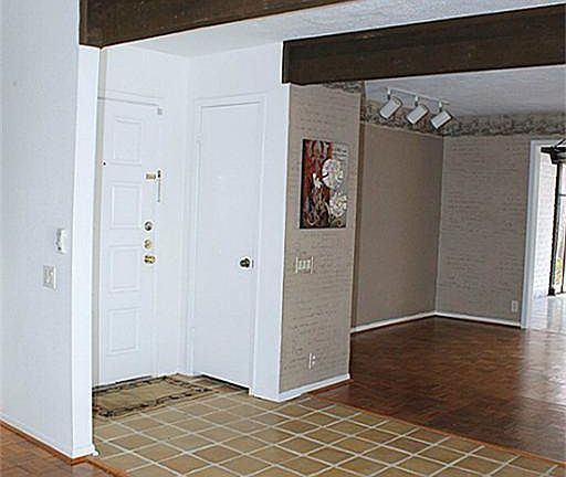 A view of the Entryway