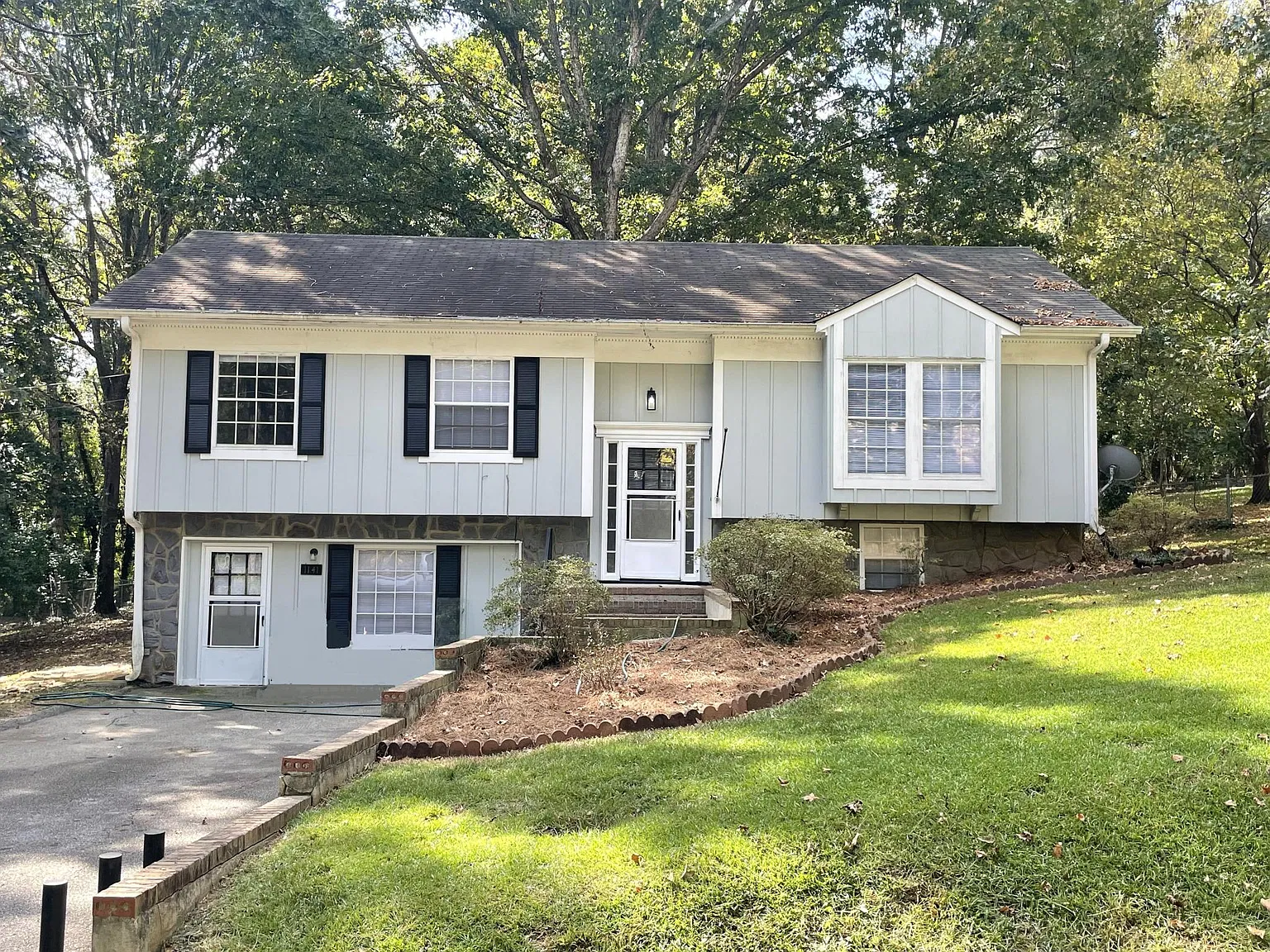 4 bed, 2.5 bath, 2500 sqft, $2,450 — Photo 1