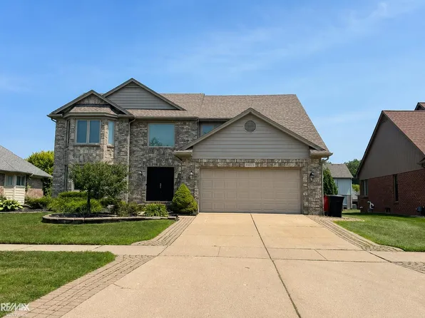 46654 W Ridge Dr, Macomb, MI 48044