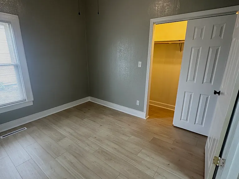 498 S Curtis Ave #1 — Photo 2