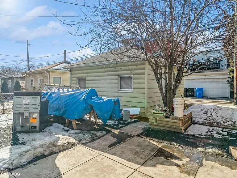 3332 N Hamlin Ave #1 — Photo 7