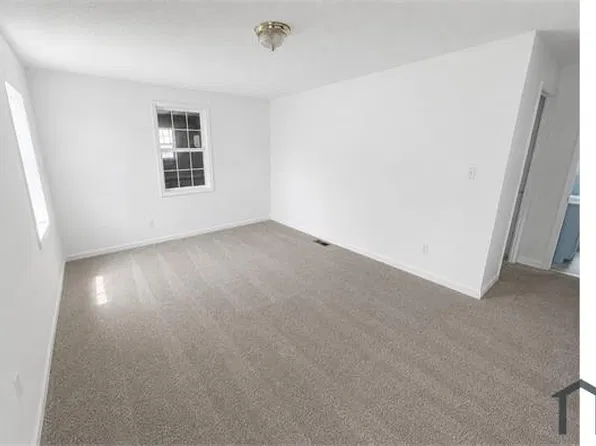 106 Spruce Dr, Saint Matthews, SC 29135