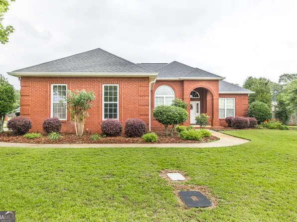 201 Loudon Hill Dr, Warner Robins, GA 31088