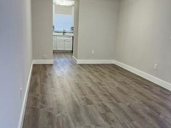 5th image of 208 Magnolia Ave