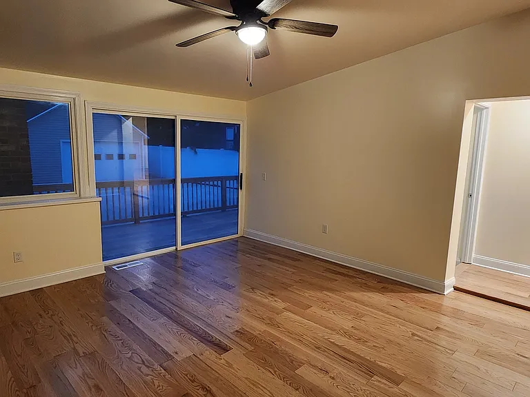 720 Main St #1 — Photo 7