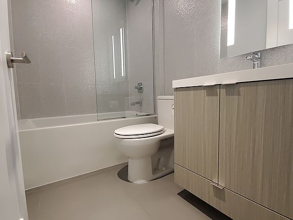 2nd image of 585 Bloor St E #2719