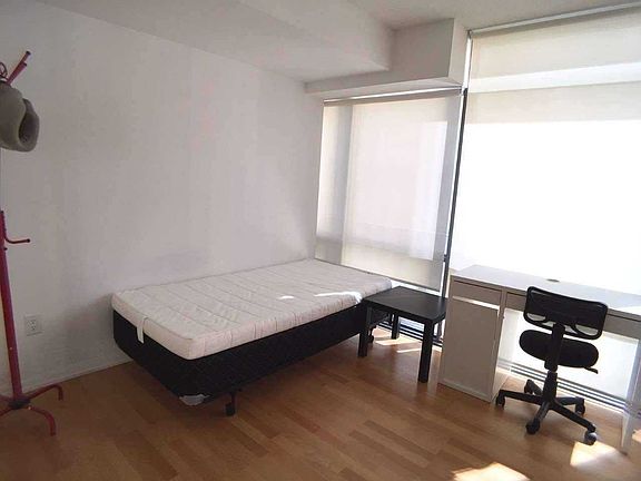 5th image of 38 Grenville St #807
