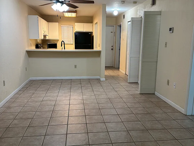 83 SE 16th Ave #E102 — Photo 6