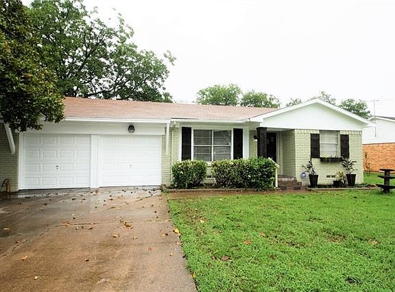 2nd image of 8533 Blossom Ln