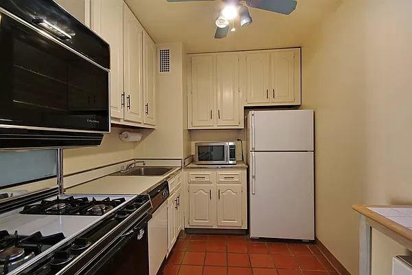 Sold by Corcoran | media 18