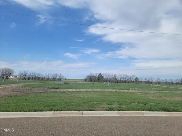 403 Hickman St, Grenora, ND 58845