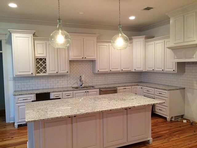 1st image of 1048 Westmoreland Dr