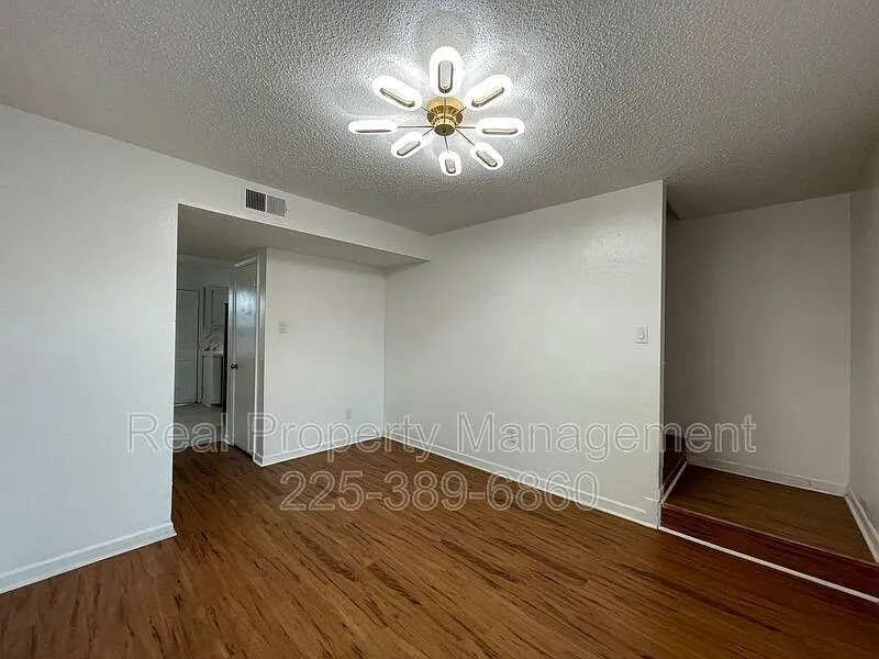 Building Photo - 1511 Cristy Dr #E