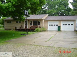 3217 Manley Dr, Lansing, MI 48910