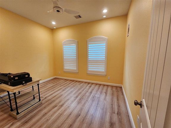 4th image of 18719 Southard Oaks Dr
