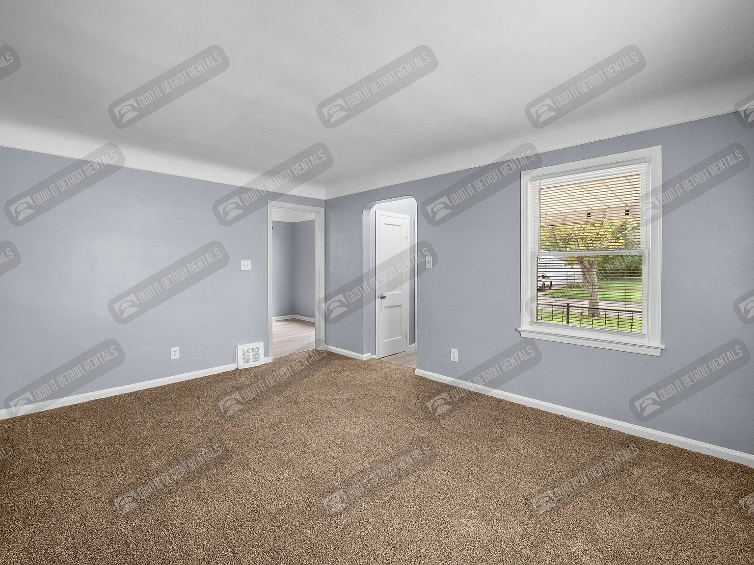 House- Bungalow — Photo 4
