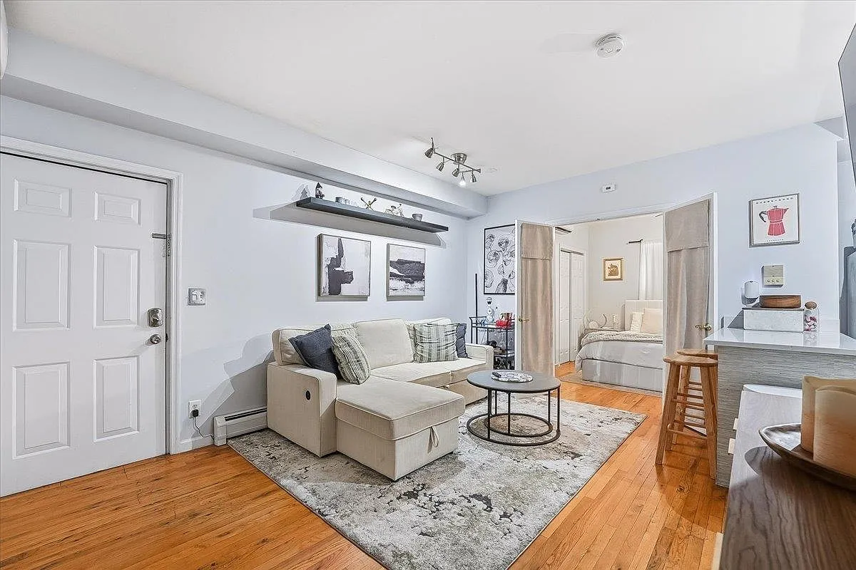 2 bed, 2.0 bath, 632 sqft, $3,500 — Photo 2