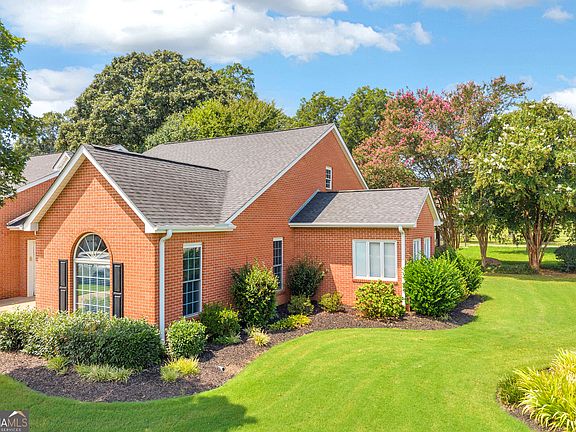 2nd image of 18 Somerset Ct