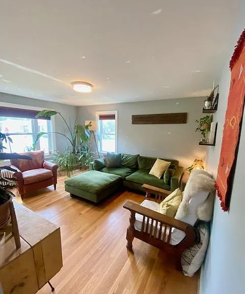 80 Russell St — Photo 2