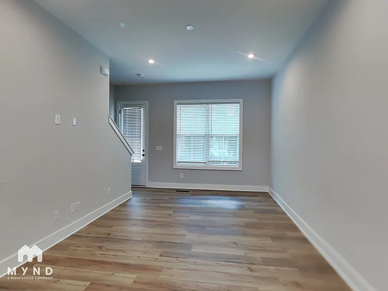 155 Color Cir — Photo 2